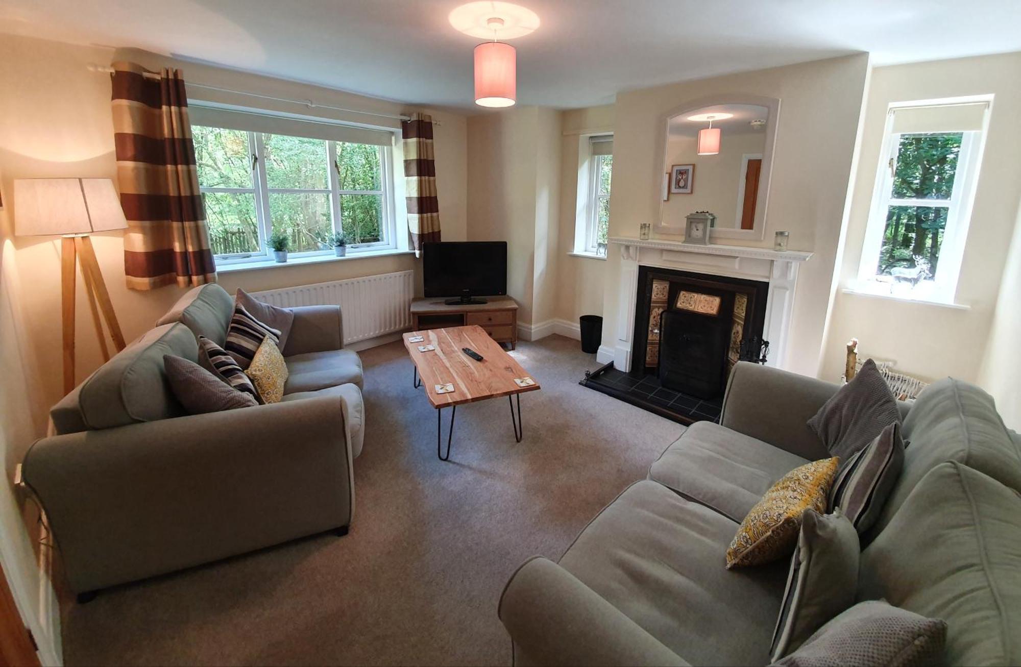 Woodland 3 bed Chalet hot tub