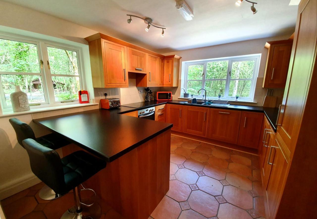 Woodland 3 bed Chalet hot tub
